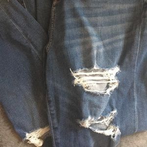 American Eagle Ripped Jeans 16 short
